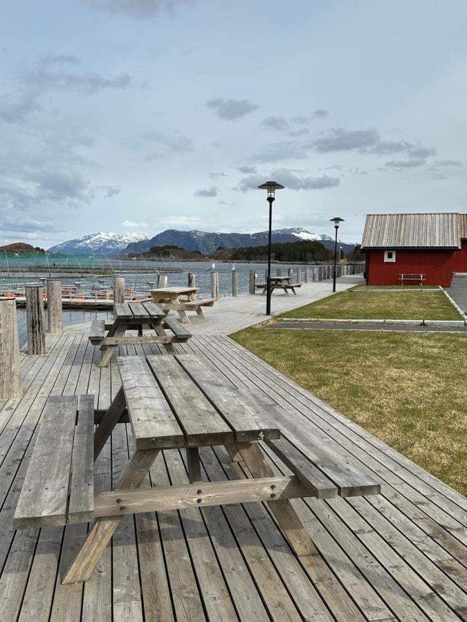 Hotel Norsk Havbrukssenter - Rorbuer Bronnoysund Exterior foto